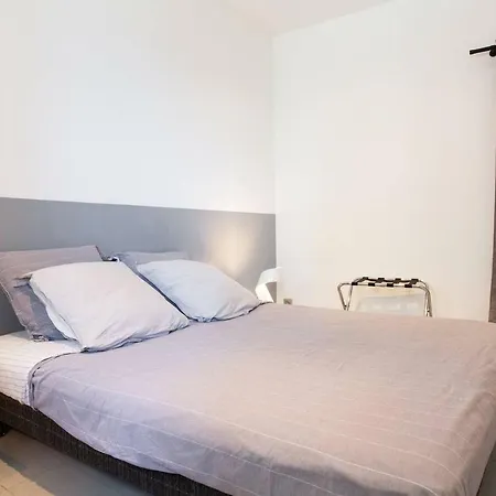 4 Personnes Vue Remparts Appartement Antibes